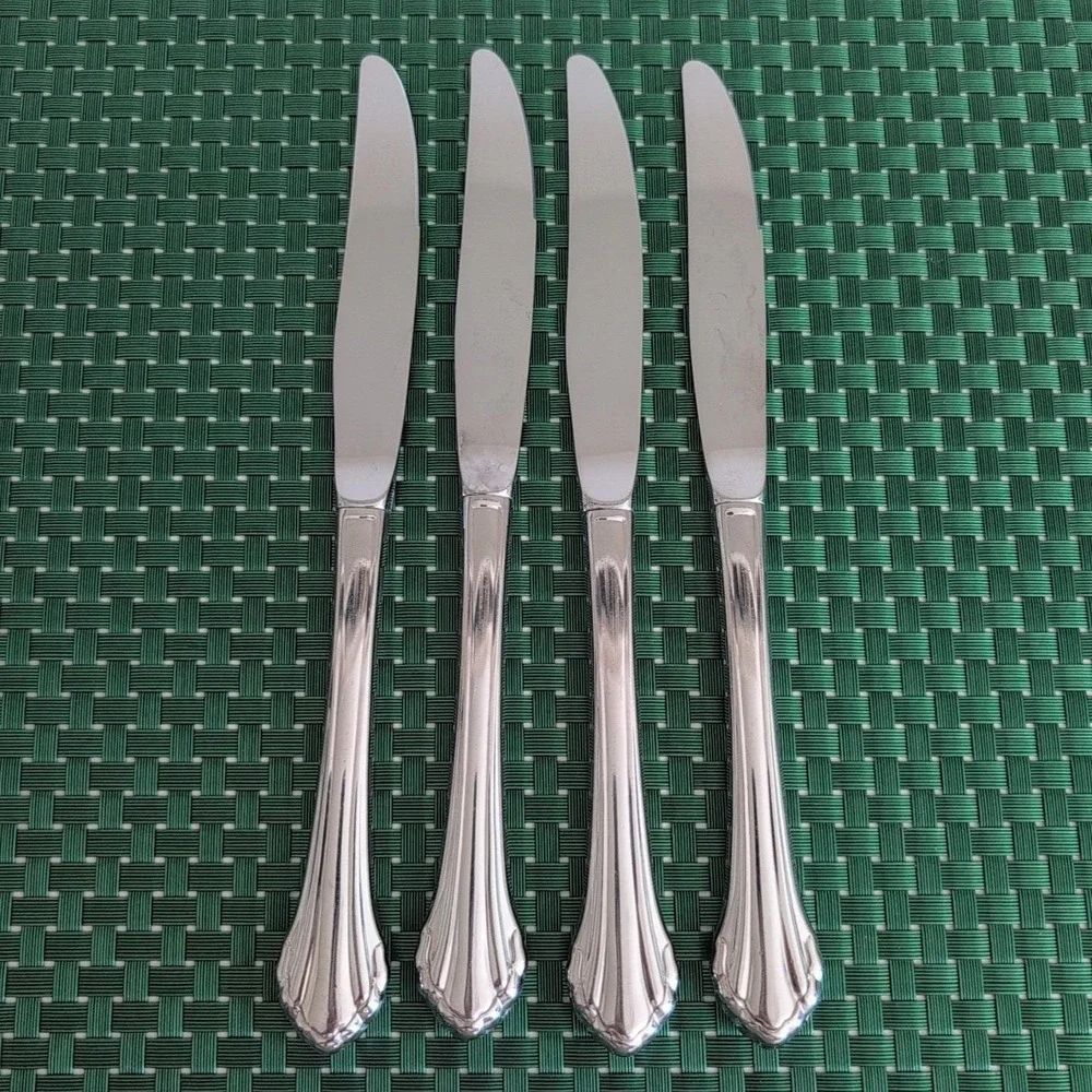 Oneida CLARETTE Dinner Knives Set Lot of 4 Community Betty Crocker Stainless USA